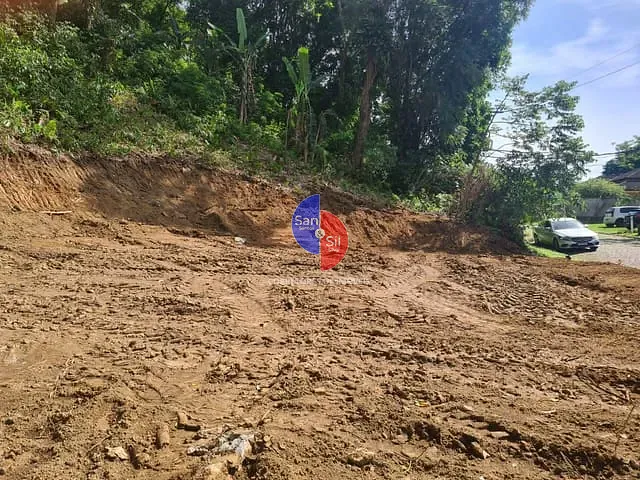 Terreno com 927m², à venda, no bairro Cantagalo em Guapimirim