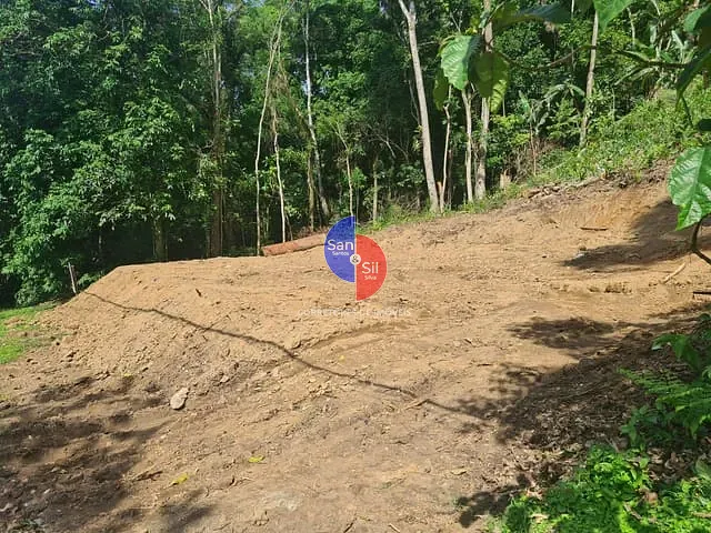 Terreno com 927m², à venda, no bairro Cantagalo em Guapimirim