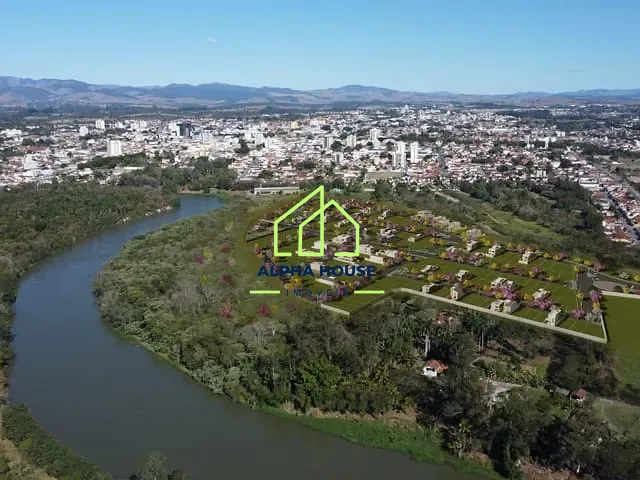 Terreno com 277m², à venda, no bairro Jardim Boa Vista em Pindamonhangaba