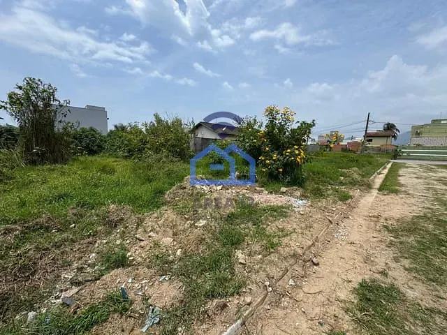 Terreno com 329m², à venda, no bairro Golfinho em Caraguatatuba