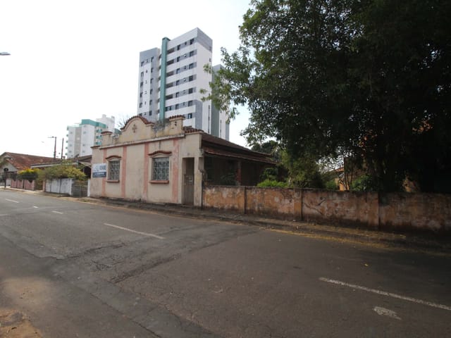 Terreno com 779m², à venda, no bairro Orfãs em Ponta Grossa