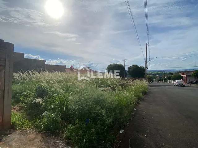 Terreno com 375m², à venda, no bairro Jardim São Francisco em Mococa
