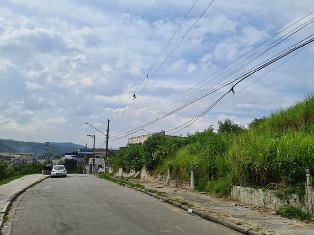 Terreno com 3000m², à venda, no bairro Jardim Sabrina (Fazendinha) em Santana de Parnaíba