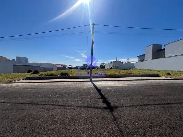 Terreno com 250m², à venda, no bairro Jardim Regina em Botucatu
