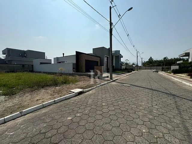Terreno com 360m², à venda, no bairro Universitário em Tijucas