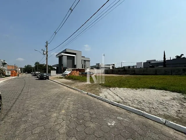 Terreno com 360m², à venda, no bairro Universitário em Tijucas