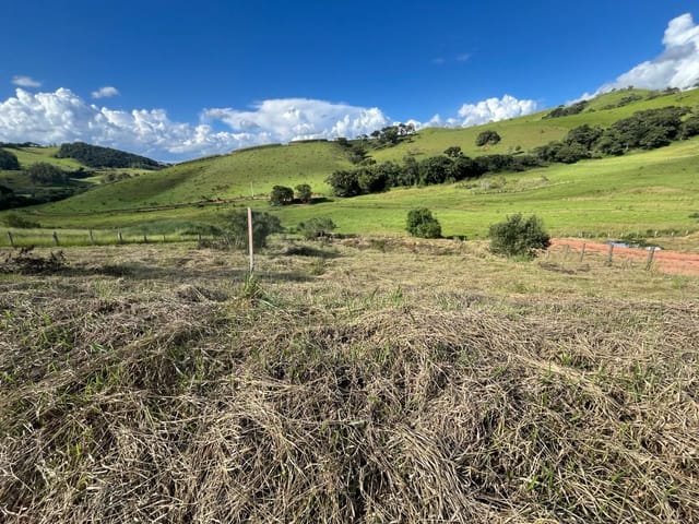 Terreno com 2000m², à venda, no bairro São Domingos  em Córrego do Bom Jesus