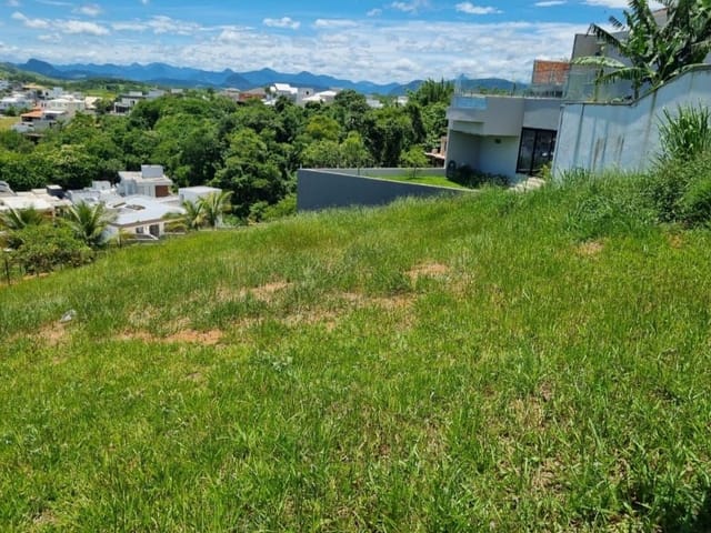 Terreno com 505m², à venda, no bairro Vale dos Cristais em Macaé