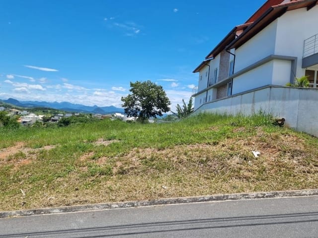 Terreno com 505m², à venda, no bairro Vale dos Cristais em Macaé