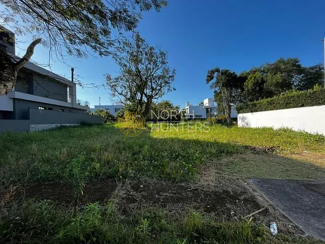 Terreno com 702m², à venda, no bairro Jurerê Internacional em Florianópolis