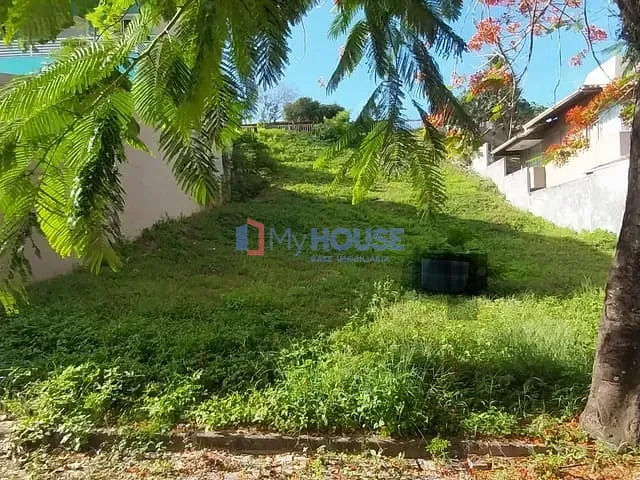 Terreno com 547m², à venda, no bairro Nossa Senhora da Vitória em Ilhéus