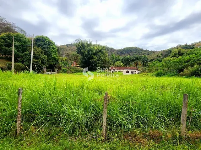 Terreno com 1194m², à venda, no bairro Balança em Simão Pereira