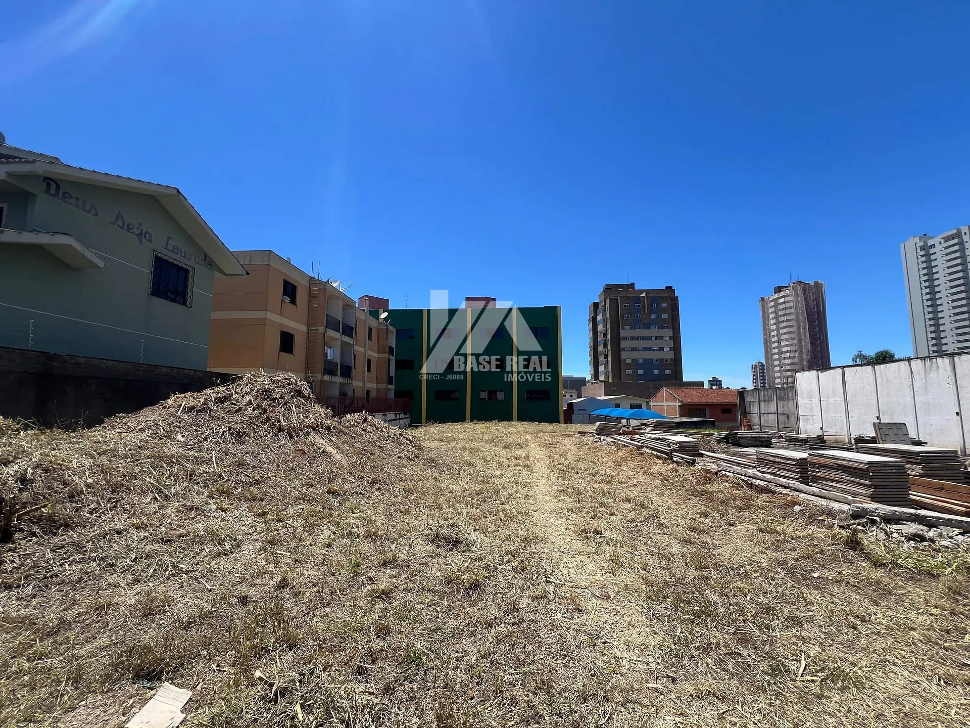 Terreno para venda e locação na Rua Guaíra — Centro