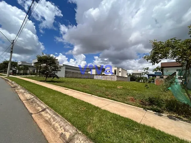 Terreno com 328m², à venda, no bairro Residencial Parqville Jacarandá em Aparecida de Goiânia