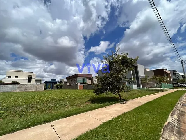Terreno com 328m², à venda, no bairro Residencial Parqville Jacarandá em Aparecida de Goiânia