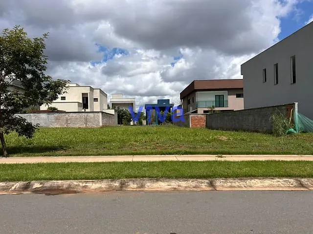 Terreno com 328m², à venda, no bairro Residencial Parqville Jacarandá em Aparecida de Goiânia