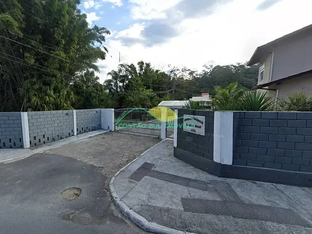Terreno com 1435m², à venda, no bairro Sambaqui em Florianópolis