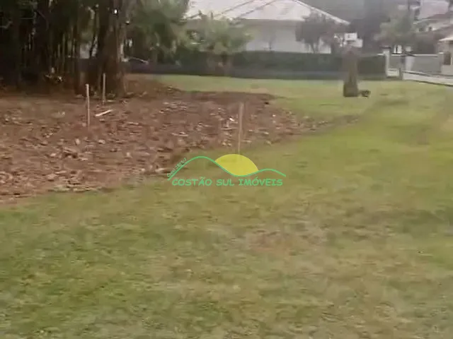 Terreno com 1435m², à venda, no bairro Sambaqui em Florianópolis