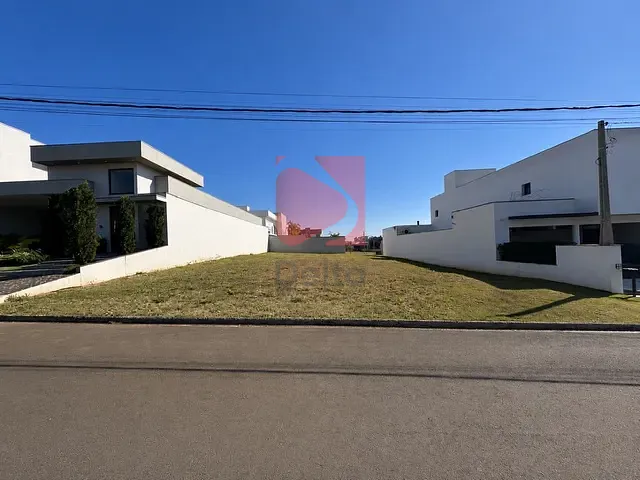 Terreno com 561m², à venda, no bairro Jardim Carlos Gomes em Pirassununga