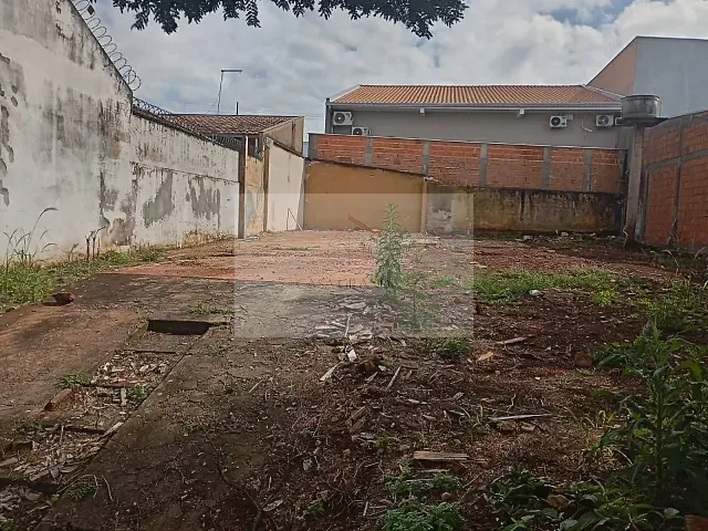 Terreno com 315m², à venda, no bairro cento em Rolândia