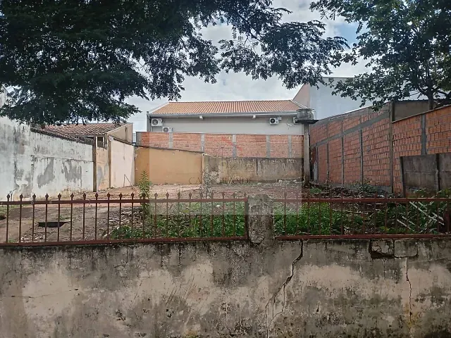 Terreno com 315m², à venda, no bairro cento em Rolândia