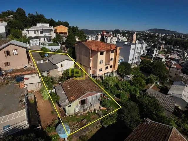 Terreno com 420m², à venda, no bairro Centro em Concórdia