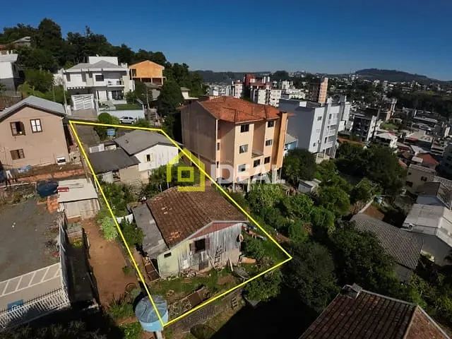 Terreno com 420m², à venda, no bairro Centro em Concórdia