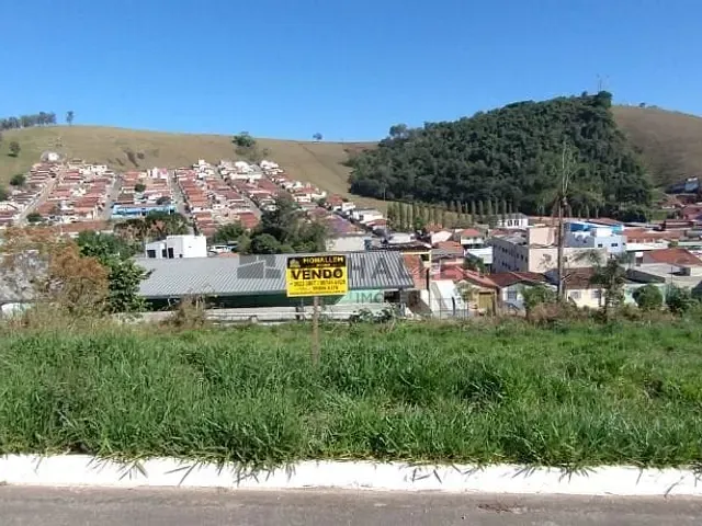 Terreno com 240m², à venda, no bairro Jardim Panorama em Piranguinho