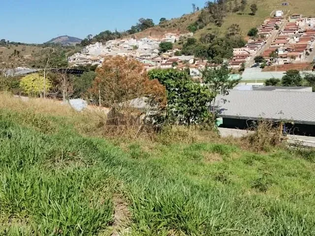 Terreno com 240m², à venda, no bairro Jardim Panorama em Piranguinho