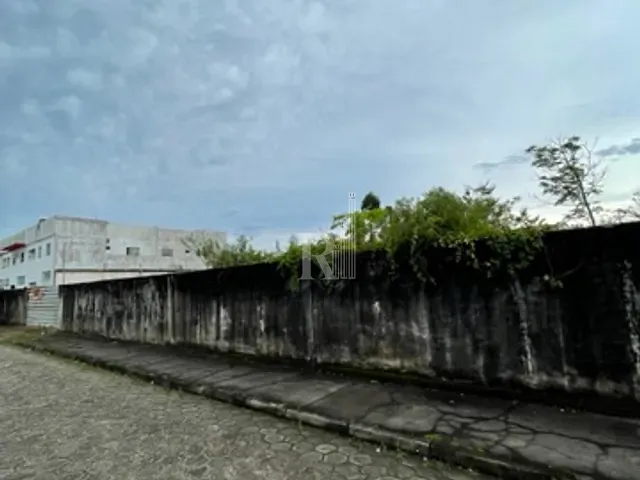 Terreno com 1436m², à venda ou para alugar, no bairro Centro em Tijucas