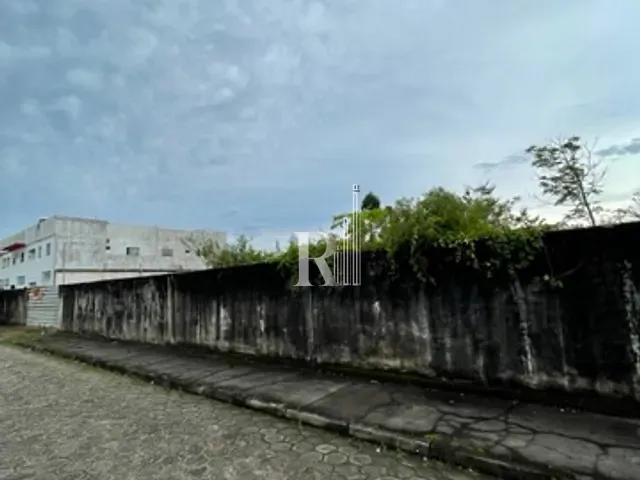 Terreno com 1436m², à venda ou para alugar, no bairro Centro em Tijucas
