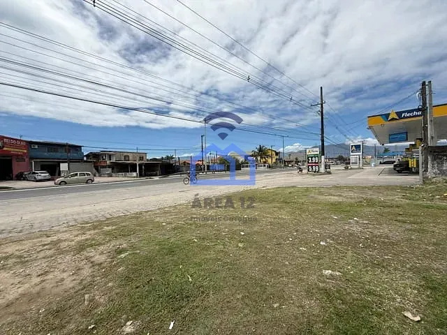 Terreno com 808m², à venda, no bairro Praia das Palmeiras em Caraguatatuba