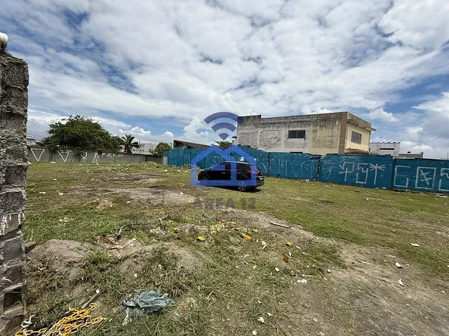 Terreno com 808m², à venda, no bairro Praia das Palmeiras em Caraguatatuba