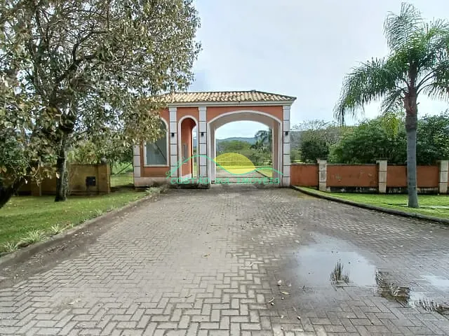 Terreno com 860m², à venda, no bairro Pântano do Sul em Florianópolis