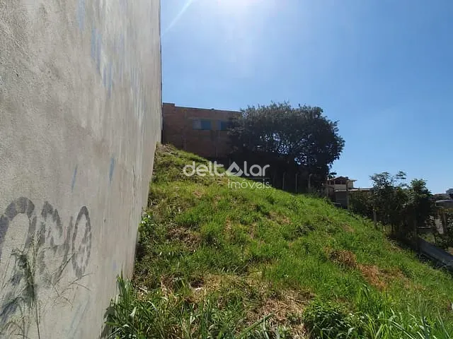 Terreno com 394m², à venda, no bairro Planalto em Belo Horizonte
