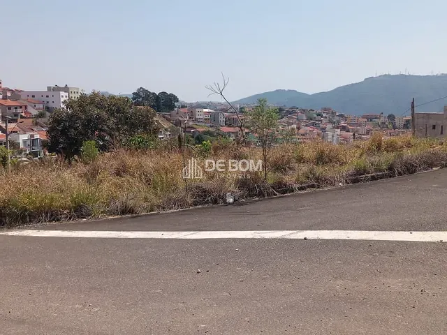 Terreno com 389m², à venda, no bairro Jardim Bandeirantes em Poços de Caldas