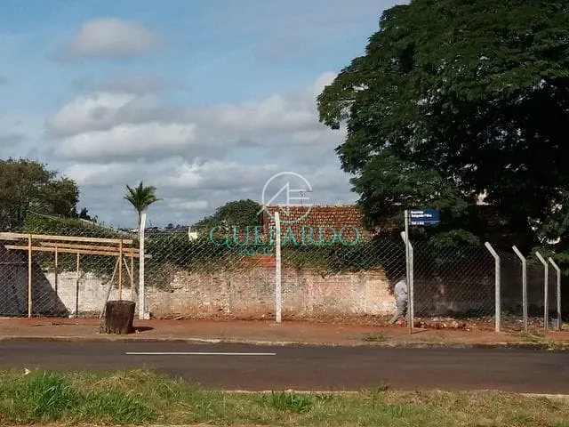 Terreno com 366m², à venda, no bairro Califórnia em Londrina