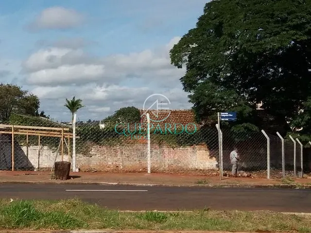 Terreno com 366m², à venda, no bairro Califórnia em Londrina