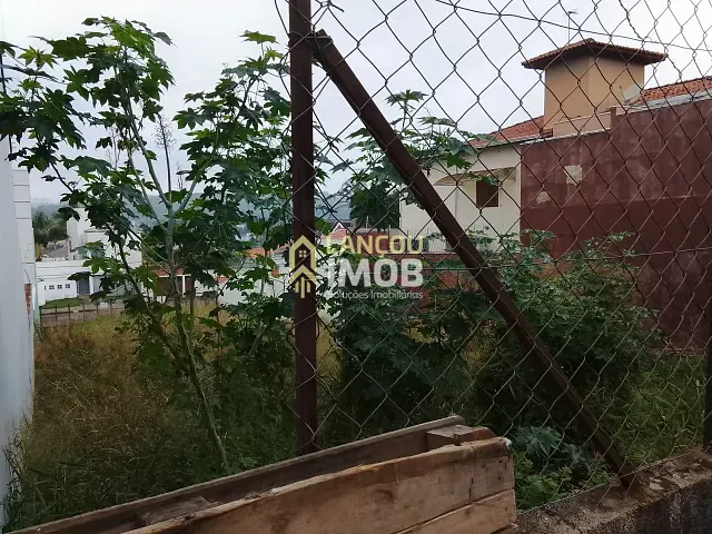 Terreno com 350m², à venda, no bairro Jardim das Samambaias em Jundiaí