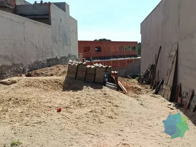 Terreno com 200m², à venda, no bairro Residencial Parque Laguna em Salto