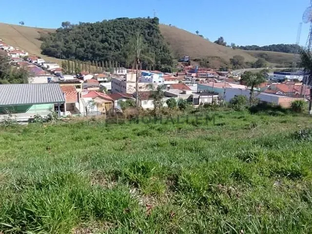 Terreno com 239m², à venda, no bairro Jardim Panorama em Piranguinho