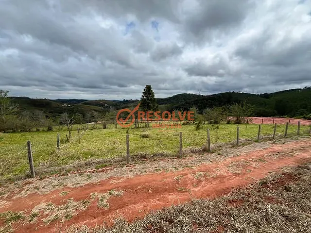 Terreno com 736m², à venda, no bairro Capoeirinha em Guararema
