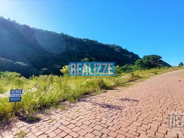 Terreno com 300m², à venda, no bairro Vezaro em Marau