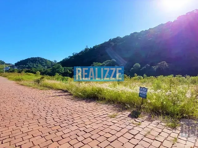 Terreno com 300m², à venda, no bairro Vezaro em Marau
