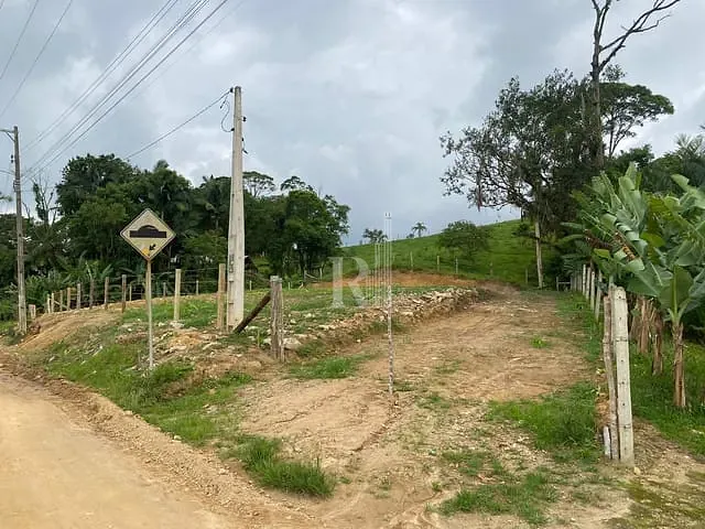 Terreno com 1100m², à venda, no bairro Itinga em Tijucas