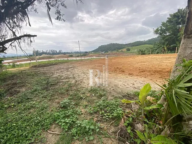 Terreno com 1100m², à venda, no bairro Itinga em Tijucas