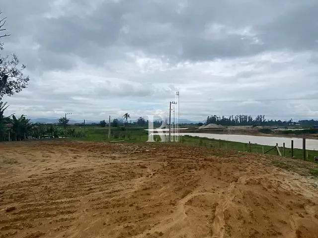 Terreno com 1100m², à venda, no bairro Itinga em Tijucas