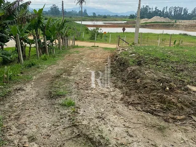 Terreno com 1100m², à venda, no bairro Itinga em Tijucas