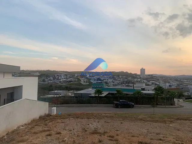 Terreno com 600m², à venda, no bairro Condomínio Residencial Colinas do Paratehy em São José dos Campos