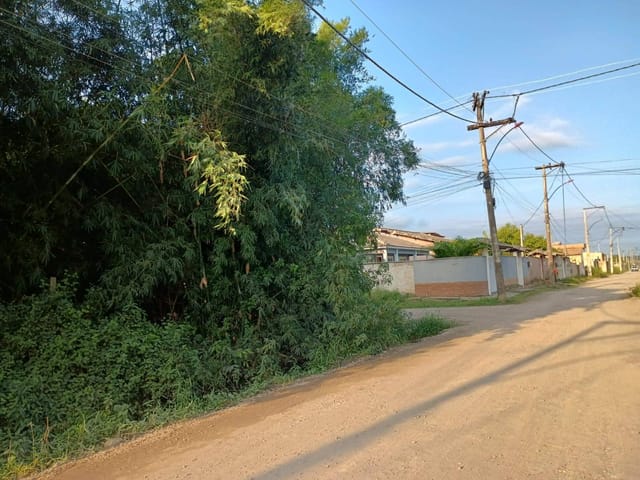 Terreno com 438m², à venda, no bairro Jardim Atlântico Central (Itaipuaçu) em Maricá